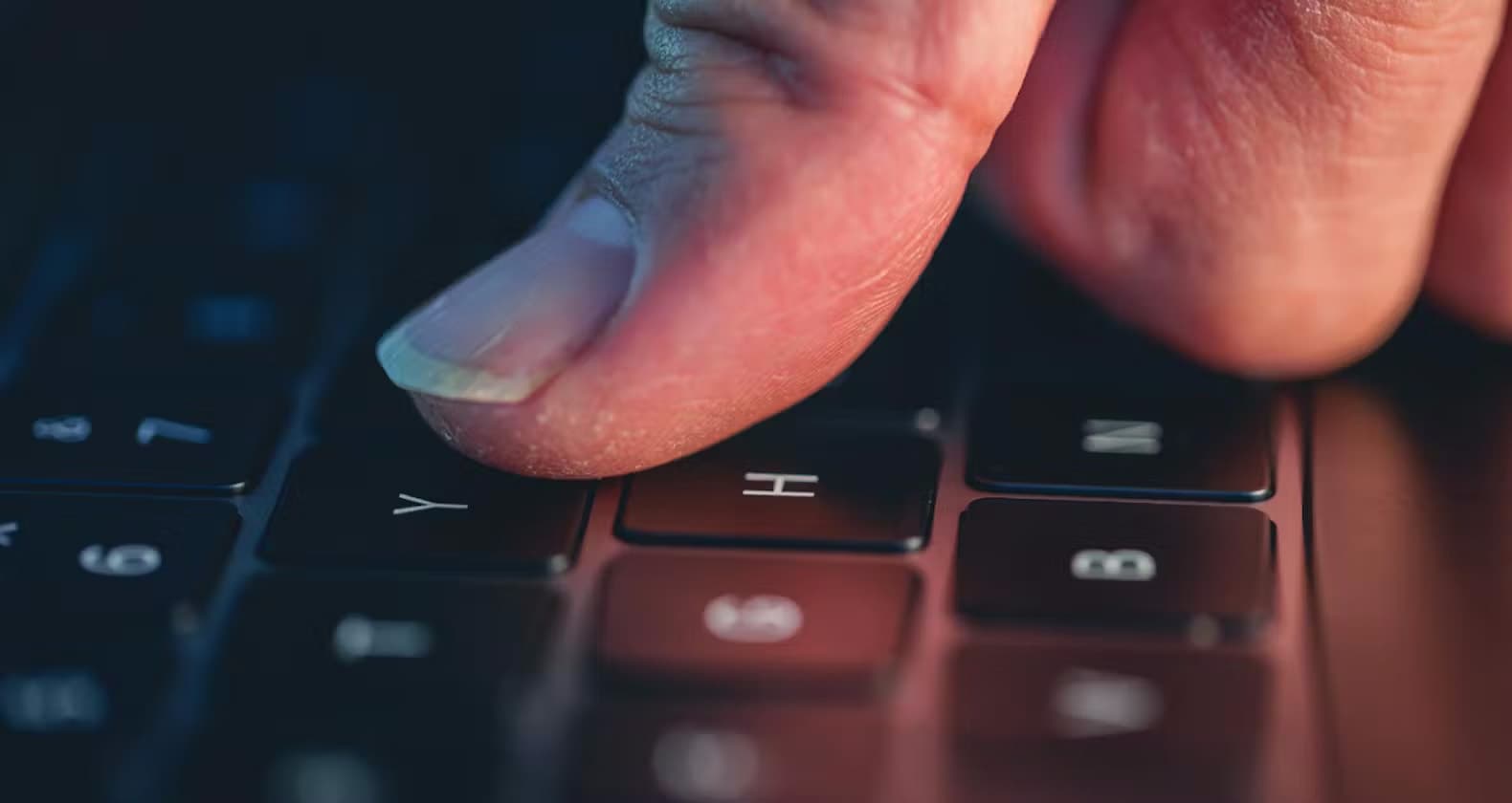 The Backbone of Collaboration:
Understanding Merge Request Reviews